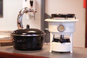 Pan en petroleumstel voor stoofvlees