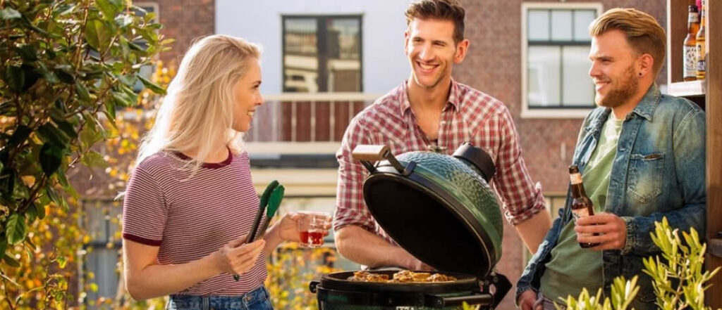 Biefstuk bakken op big green egg barbecue